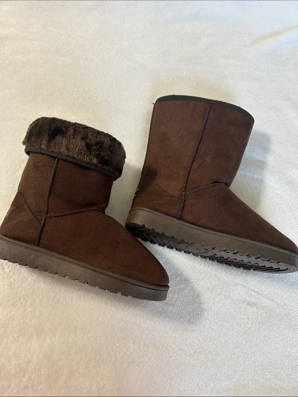 Short Faux-Suede Winter Boots with Faux-Fur Cuff - Brown